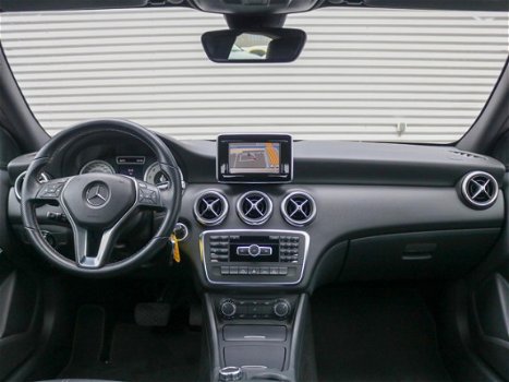 Mercedes-Benz A-klasse - A 180 Automaat Urban Line | Park Pilot | Navigatie - 1