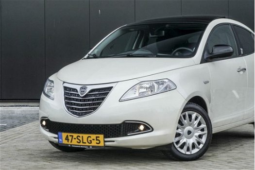 Lancia Y(psilon) - TwinAir 86 PK Silver ✅ PANO ✅ CLIMA ✅ CRUISE ✅ PDC - 1