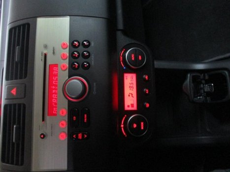 Suzuki Swift - 1.3 Bandit nl auto- lage km stand -nap- key less-5 deurs - 1