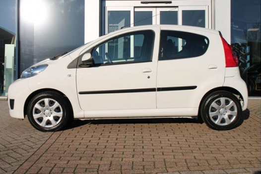 Peugeot 107 - 1.0-12V Urban Move Airco - 1