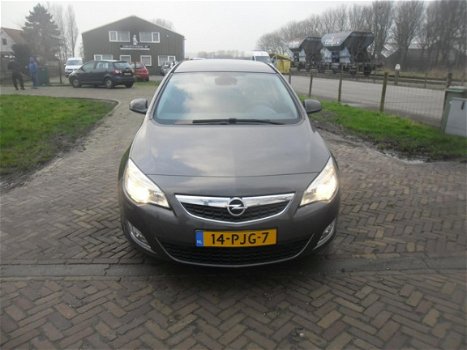 Opel Astra - 1.7 CDTi Cosmo NAVI.CLIMA, 4XELECRAMEN, EX BPM - 1