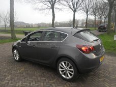 Opel Astra - 1.7 CDTi Cosmo NAVI.CLIMA, 4XELECRAMEN, EX BPM