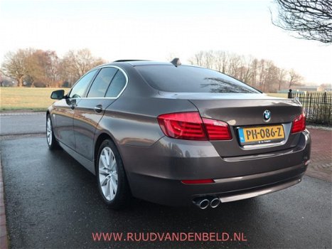 BMW 5-serie - 530XD ADAPCRUISE/HEADUP/PANO/SOFTCLOSE/KEYLESS - 1