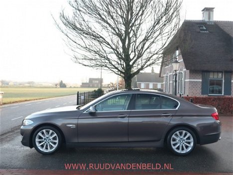 BMW 5-serie - 530XD ADAPCRUISE/HEADUP/PANO/SOFTCLOSE/KEYLESS - 1