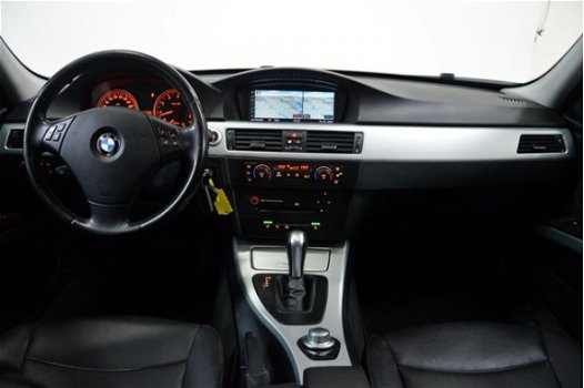BMW 3-serie - 325i 218pk High Execuitve automaat 6-Cilinder/Org-NL/NAP/Schuifdak/Leer/Groot-Navigati - 1