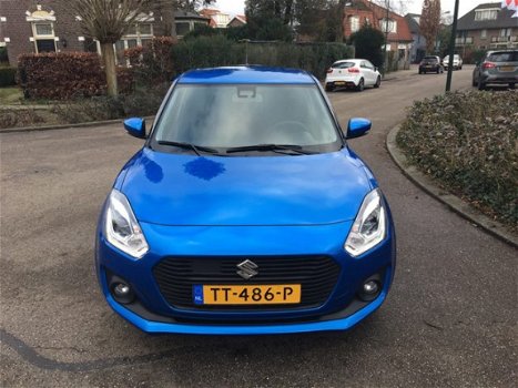 Suzuki Swift - 1.2 Stijl navigatie, cruise controle, climate control, two-tone velgen, stoelverwarmi - 1