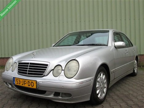 Mercedes-Benz E-klasse - 200 CDI Avantgarde Select Automaat BJ 2002 - 1