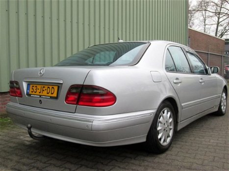 Mercedes-Benz E-klasse - 200 CDI Avantgarde Select Automaat BJ 2002 - 1