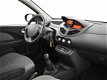 Renault Twingo - 1.2-16V *55.221 KM* COLLECTION + AIRCO / LMV / NIEUWE DISTRIBUTIE - 1 - Thumbnail