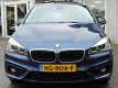 BMW 2-serie Active Tourer - 218d Corporate Lease Essential Aut. Panoramadak Navi LED Head-Up Sportst - 1 - Thumbnail