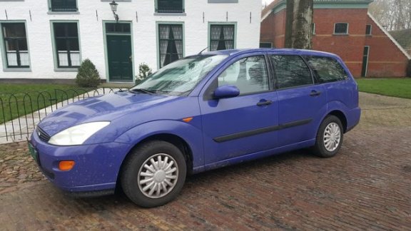 Ford Focus Wagon - 1.4-16V Ambiente met apk-stuntprijs nu €599,=-alle inruil mogelijk - 1