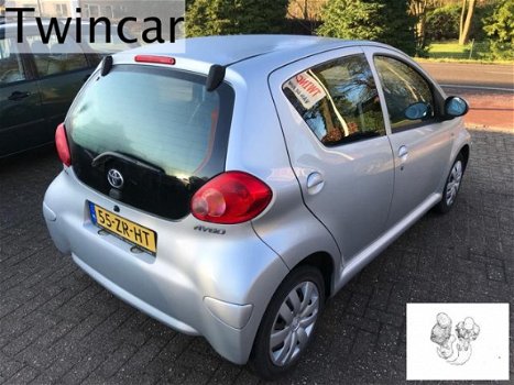 Toyota Aygo - 1.0 12v VVT-i + 5-DRS AIRCO NAP - 1