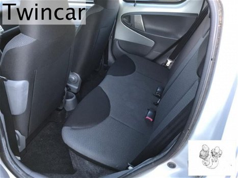 Toyota Aygo - 1.0 12v VVT-i + 5-DRS AIRCO NAP - 1