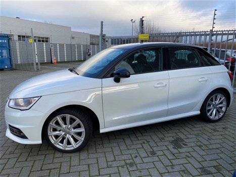 Audi A1 Sportback - 1.0 TFSI Adrenalin 96 PK | Two tone | Parkeersensoren achter | S-Line exterieur - 1