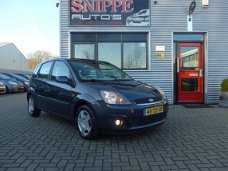 Ford Fiesta - 1.4-16V Ghia -5DRS.-AIRCO-TREKHAAK-VOORRUITVERWARMING-RADIO/CD/AUX