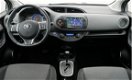 Toyota Yaris - 1.5 Hybrid Lease, Automaat, LED, Navigatie - 1 - Thumbnail