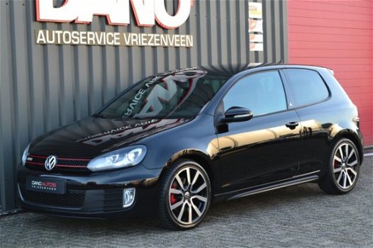 Volkswagen Golf - 2.0 GTI 211PK Adidas 2010 Zwart Xenon/Navi/Keyless - 1