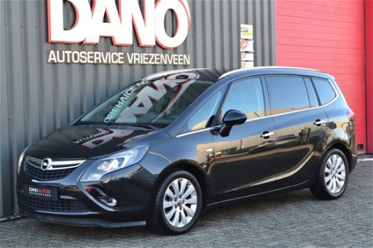 Opel Zafira Tourer - 1.4 140PK Cosmo 7p. 2013 Zwart Xenon/Navi/Trekhaak/Leer - 1