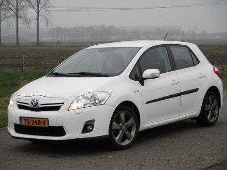 Toyota Auris - 1.8 Full Hybrid Dynamic Met ECC/Navigatie/PDC/Camera - 1