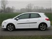 Toyota Auris - 1.8 Full Hybrid Dynamic Met ECC/Navigatie/PDC/Camera - 1 - Thumbnail