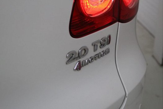 Volkswagen Tiguan - 2.0 TSI R-Line 4-Motion Panoramadak | Navigatie | trekhaak | Alarm | - 1