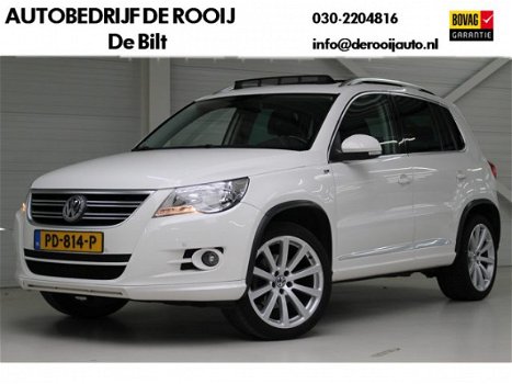 Volkswagen Tiguan - 2.0 TSI R-Line 4-Motion Panoramadak | Navigatie | trekhaak | Alarm | - 1