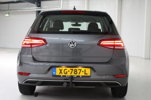 Volkswagen Golf - 1.0 TSI Comfortline Business Navigatie | Stoelverwarming | Lichtsensor | Regensens - 1
