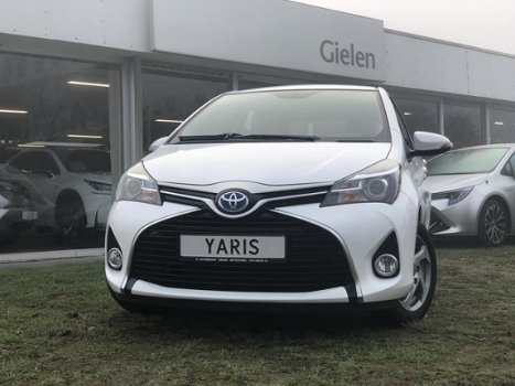 Toyota Yaris - 1.5 Full Hybrid Trend | Navigatie, LM Velgen, Mistlampen - 1