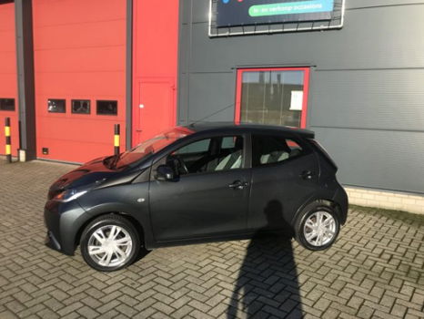 Toyota Aygo - 1.0 VVT-i x-play Airco/Cruise/camera - 1