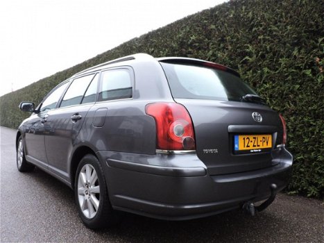 Toyota Avensis Wagon - 2.0 D-4D-F Luna - 1