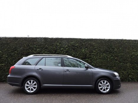 Toyota Avensis Wagon - 2.0 D-4D-F Luna - 1