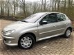 Peugeot 206 - 1.4-16V Gentry 2004/CLIMA/5-DEURS/APK 11-'20/NAP/ - 1 - Thumbnail