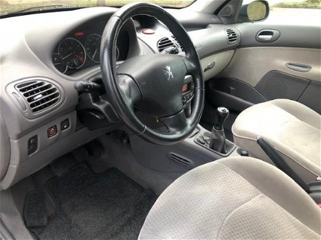 Peugeot 206 - 1.4-16V Gentry 2004/CLIMA/5-DEURS/APK 11-'20/NAP/ - 1