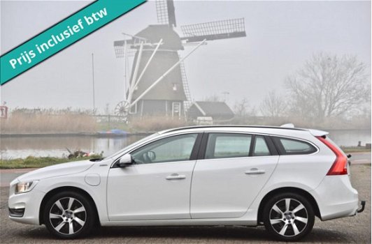 Volvo V60 - 2.4 D6 AWD Plug-In Hybrid Momentum Dealer auto - 1