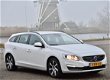 Volvo V60 - 2.4 D6 AWD Plug-In Hybrid Momentum Dealer auto - 1 - Thumbnail