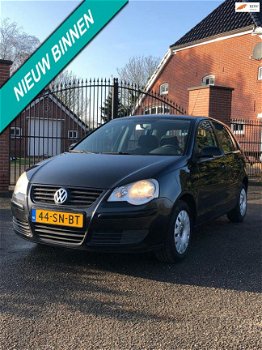 Volkswagen Polo - 1.4-16V Trendline AIRCO - 5 DEURS - CRUISE CONTROL - TREKHAAK - APK 20-01-2021 - 1