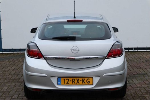 Opel Astra GTC - 1.6 16v 105pk, Sport uitv., Sportstoelen, gr.navi, 17