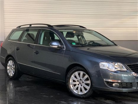 Volkswagen Passat Variant - 1.4 TSI Highline BlueMotion Navigatie//Panoramadak//2X Pdc//Half leder - 1