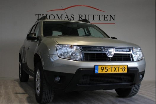 Dacia Duster - 1.6 Lauréate LPG 2wd 2012/ NAP/ Airco/ Trekhaak/ Elek ramen + Spiegels/ Dealeronderho - 1