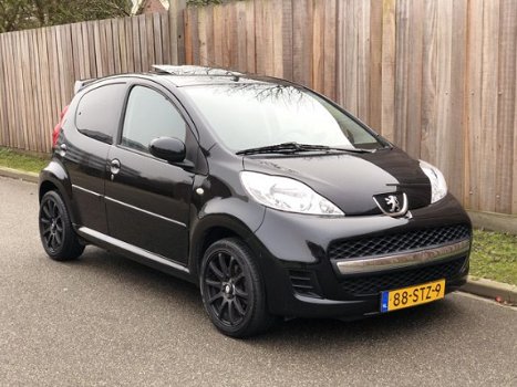 Peugeot 107 - 1.0-12V Black & Silver 5Drs Airco Lm velgen Leder Nieuwe APK+NAP! - 1