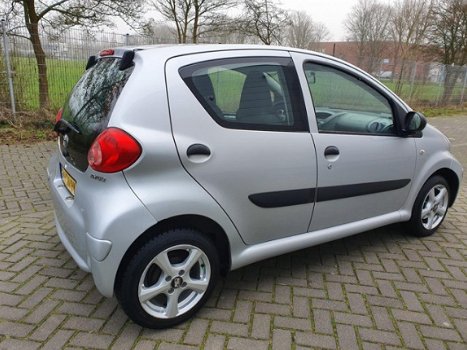 Toyota Aygo - 1.0-12V - GRIJS -5 DEURS - GOED ONDERHOUDEN - 1