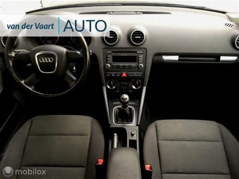 Audi A3 Sportback - 1.6 Attraction / CLIMA / CRUISE / 6BAK - 1