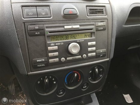 Ford Fiesta - 1.4 TDCi Ambiente EXPORT / GEEN APK - 1