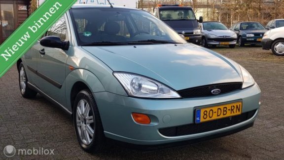 Ford Focus - 1.4-16V 5D # APK 10-2020 / Distri vv / trekhaak / Goede banden - 1