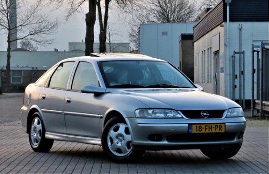 Opel Vectra - B-CC; X1.6XEL Clima Cruise Zeer netjes - 1