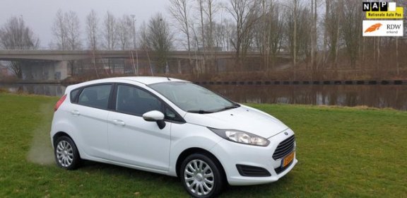 Ford Fiesta - 1.0 Style Super mooi auto dealer onderhouden navi airco cruis control cv op afs - 1