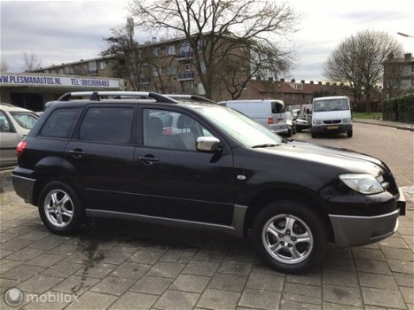 Mitsubishi Outlander - 2.0 Invite plus - 1