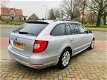 Skoda Superb Combi - 1.6 TDI Greenline Comfort Business Line Clima Apk N.A.P - 1 - Thumbnail