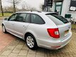 Skoda Superb Combi - 1.6 TDI Greenline Comfort Business Line Clima Apk N.A.P - 1 - Thumbnail