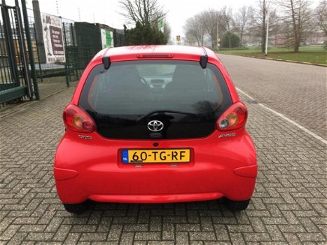 Toyota Aygo - 1.0-12V + - 1